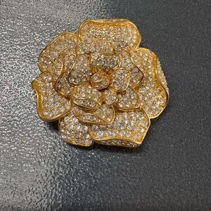 NOLAN MILLER VINTAGE CRYSTAL STANWYCK GARDENIA BROOCH